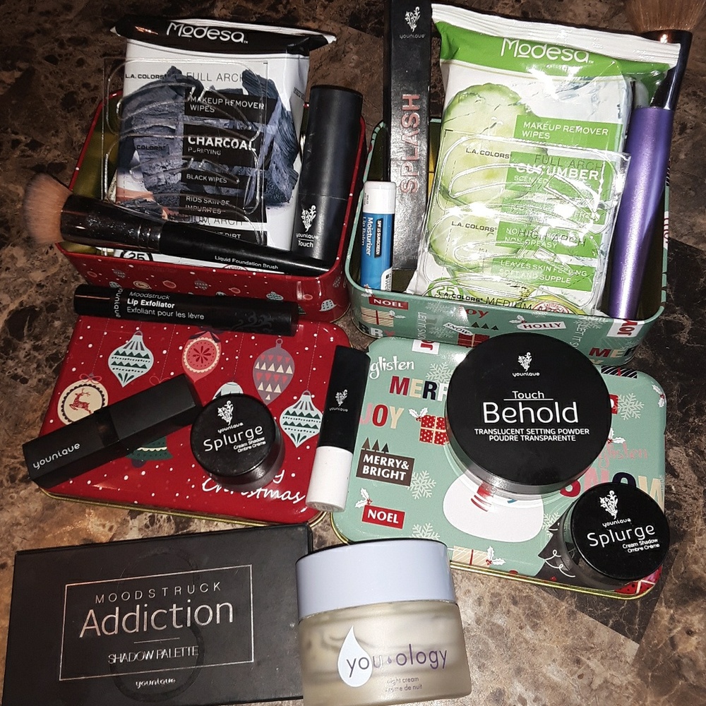 Younique holiday tins